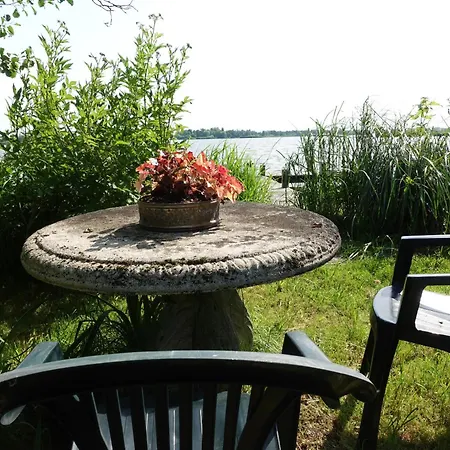 Exceptional Bed & Breakfast Reeuwijk